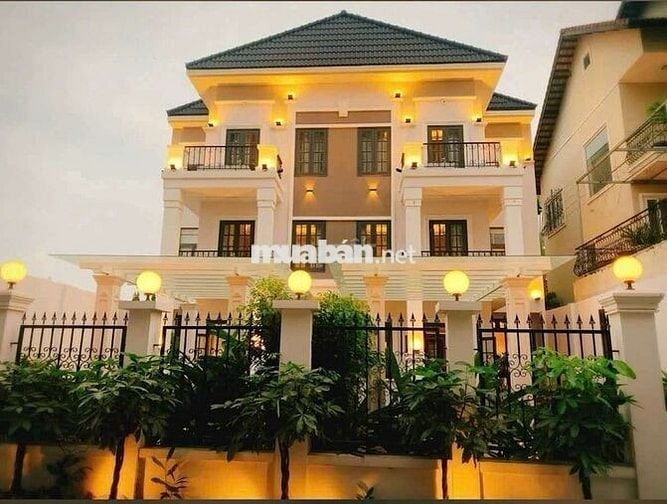 CHO THUÊ BIỆT THỰ ĐẸP MỚI GẦN NGUYỄN VĂN LINH NGUYỄN THỊ THẬP, QUẬN 7