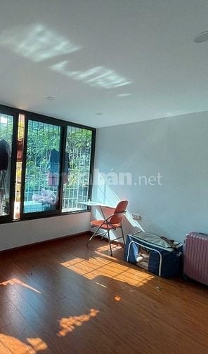 Cho thuê căn hộ tập thể thanh Xuân Bắc tầng2 gần ngã tư Khuất Duy Tiến