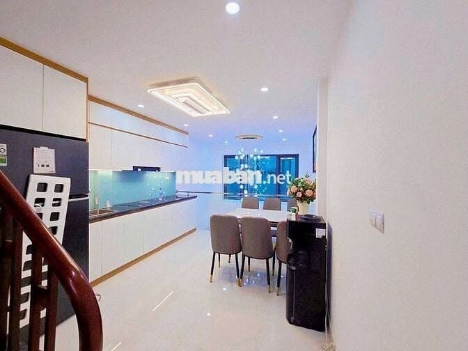 Em đang cần bán nhà mới xây 4t,40m tại Phố Lụa,Hà Đông nhỉnh 8 tỷ