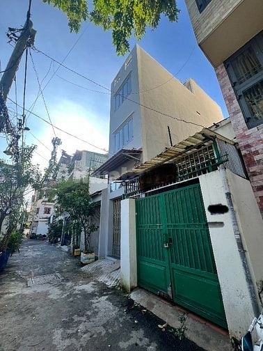 Bán gấp nhà Hậu Giang P4, Tân Bình, gần sân bay, hẻm xe hơi, Sổ riêng