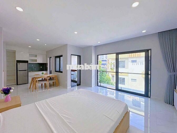Căn Hộ Ban Công 40m2 View Landmark 81 Nguyễn Gia Trí Bình Thạnh