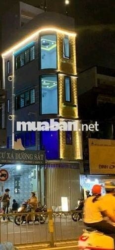 Cho thuê nhà mặt tiền Lý Thái Tổ 3 lầu mới căn góc vị trí đẹp
