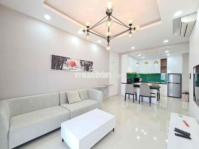 Cho thuê căn góc full nội thất đẹp ở ngay tầng cao view thoáng