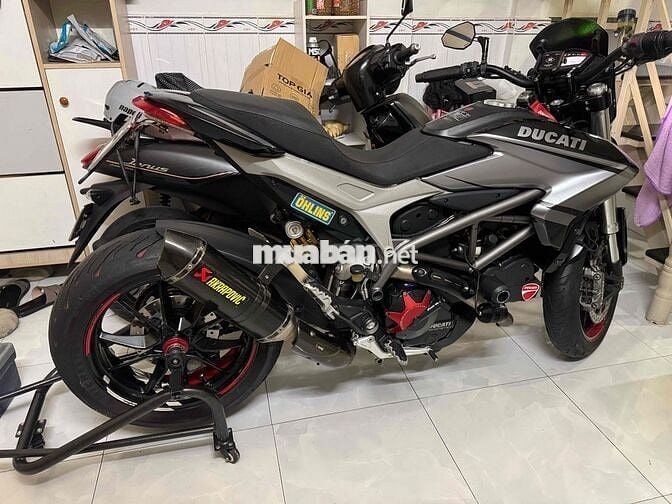 ducati hyperstrada 821