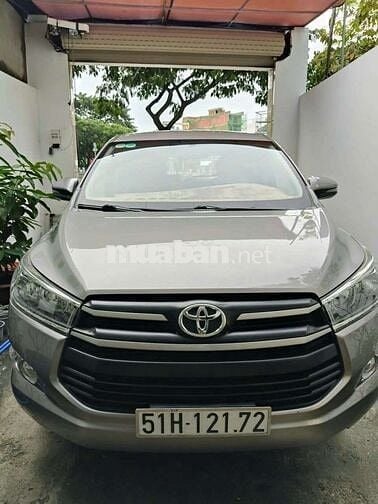 Toyota Innova E 2019 số sàn màu xám