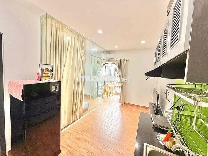 Cho thuê căn hộ dạng 1PN tách bếp ban công siêu rộng trung tâm QTB