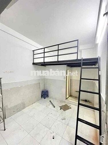 Phòng có gác ngay đại học Văn Hiến - Âu Cơ