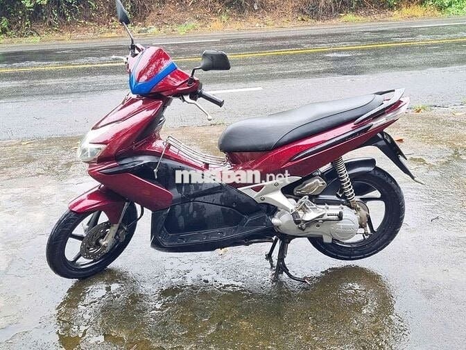 Nhà dư dùng bán bớt xe Airblade máy êm mạnh