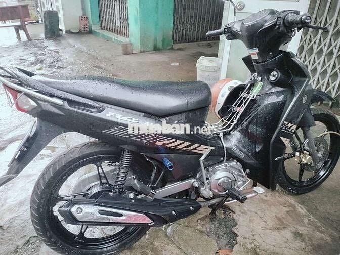 Xe máy Yamaha Sirius RC màu đen