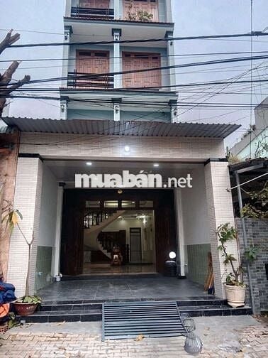 Cho thuê nhà 3 lầu gần chợ xóm vắng dĩ an