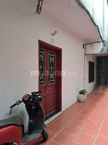 Nhà trong ngõ 80 m2, 3 phòng ngủ, ngõ 298/26/59 Ngọc Lâm, Q. Long Biên