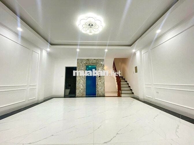 SIÊU PHẨM KHUẤT DUY TIẾN  OTO THÔNG SÀN THANG MÁY NHẬP KHẨU SỊN SÒ