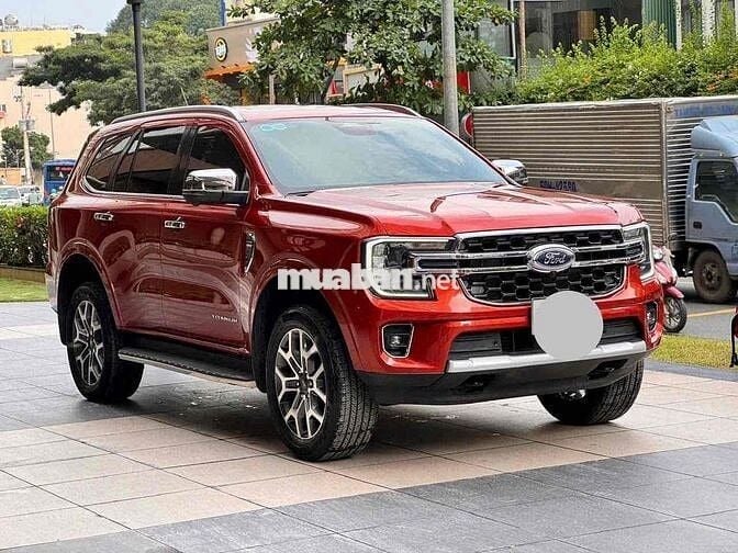 Ford Everest 2023 Titanium 2.0L 4x2 AT - 15000 km