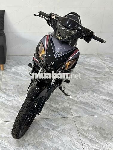 Xe máy Yamaha Exciter màu đen, hộp số tự động