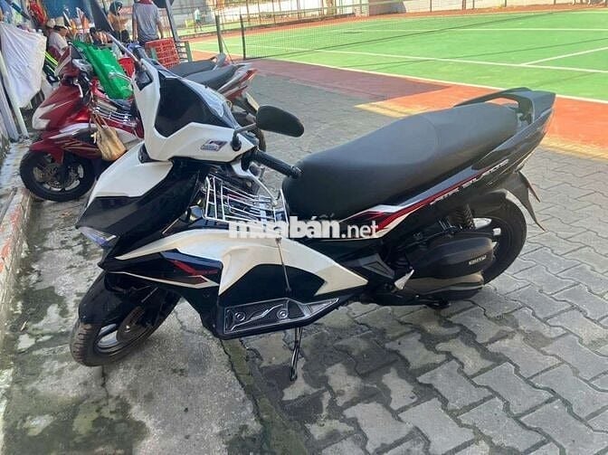 Gia đình bán xe Honda Air Blade đang sử dụng