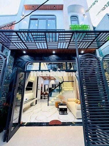 Bán nhà 2 tầng ngay trung tâm thành phố kiệt Hùng Vương