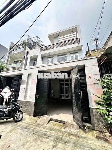 NHÀ 3 TẦNG ĐẸP RỘNG RÃI ( 10m x20m) CHIẾN LƯỢC BTĐ