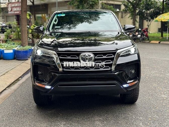 CẦN BÁN NHANH TOYOTA FORTUNER 2.4G AT 2024