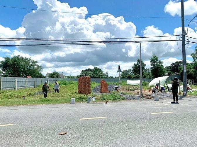 BÁN RẺ 2sổ 2,2 SÀO NHỰA,  690TR. FULL SỔ RIÊNG, TRUNG TÂM T.T SÁT TRƯỜ