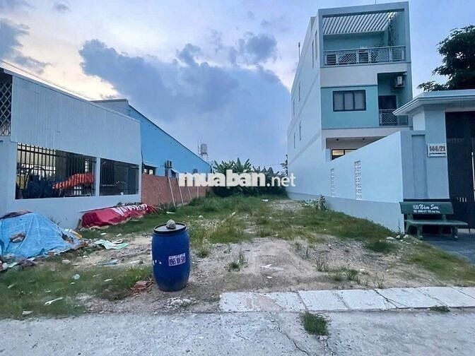 BÁN GẤP LÔ ĐẤT: 6x29=173m2 đất (100m2 thổ cư) Tân Thông Hội - SHR