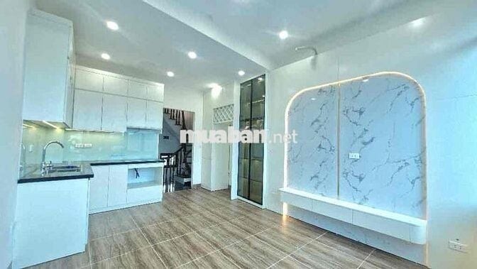7 TẦNG THANG MÁY - OTO ĐỖ CỔNG - NHÀ ĐẸP FULL NỘI THẤT - NHỔN