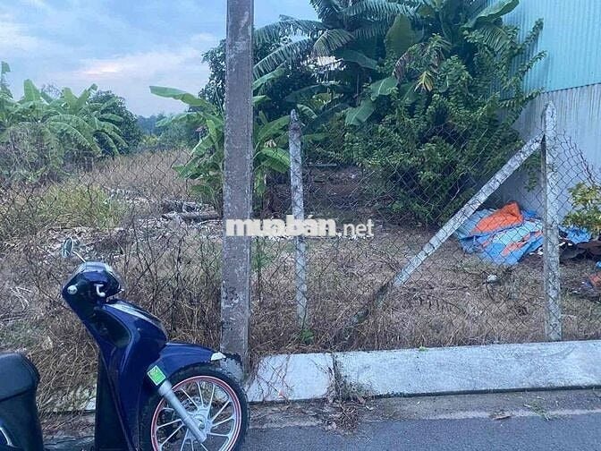 hàng mới toanh mặt tiền nhi bình 9 dt 5x30 giá 2 tỷ 3