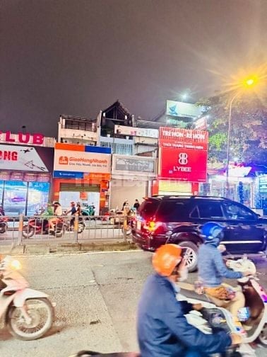 CHO THUÊ 2 CĂN MẶT TIỀN TIỆN LÀM CHDV KHAI THÁC 