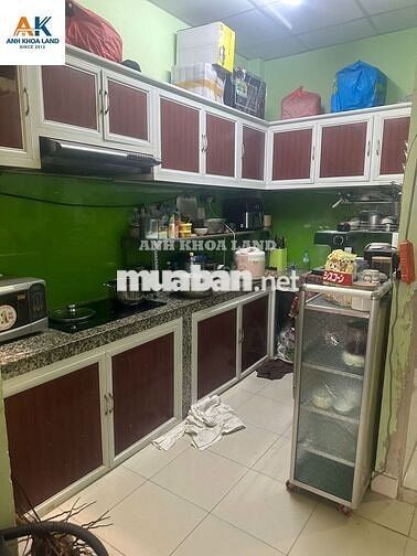 892HBC - Có sân để xe , đằng sau có 2 phòng đang cho thuê