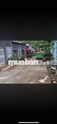 đất khối 7 thành nhất . nhà xây hết xung quanh