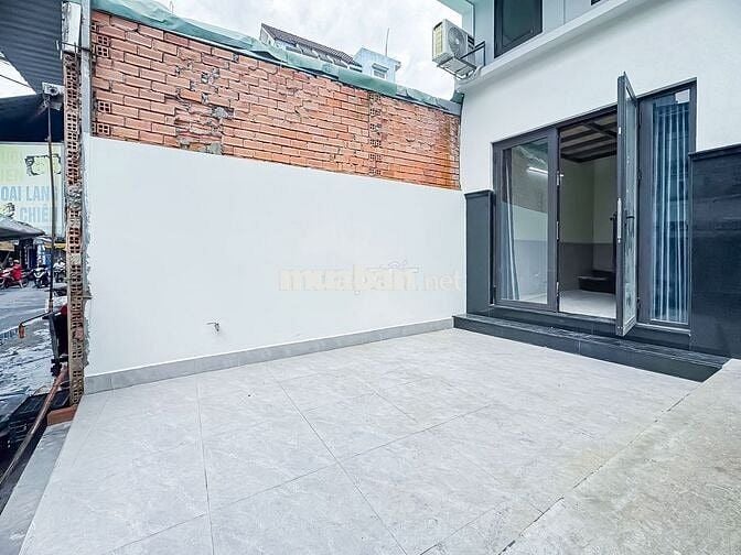 Dạng như nguyên căn, 1 trệt 1 lửng làm mb kinh doanh, gác cao sân rộng