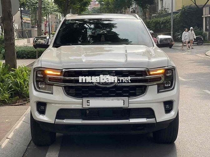 Ford Everest 2024 Titanium+ 2.0 AT 4x4 - 12000 km