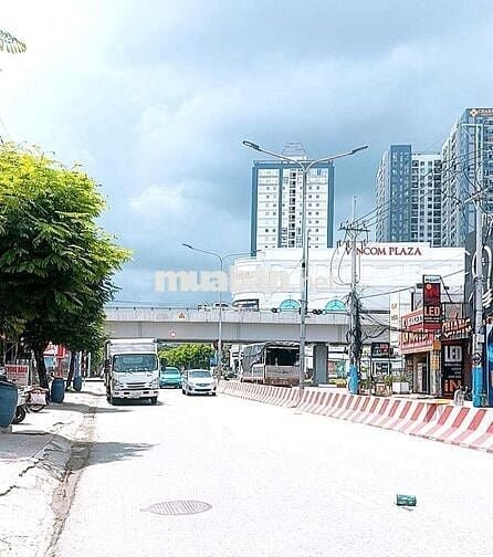 GẤP BÁN -NHÀ 3 TẦNG - 5X30 -150M2- CHỈ 6,5 TỶ-NGAY VINVOM DĨ AN -