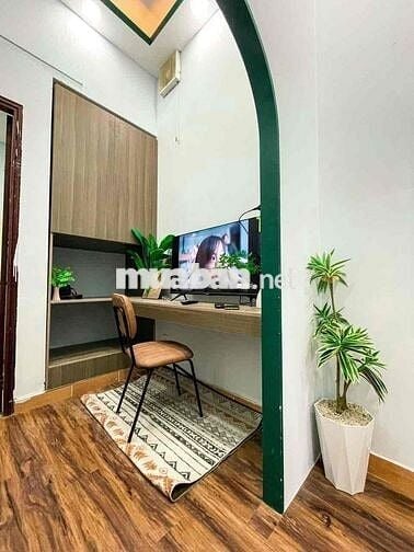🔥🔥CĂN HỘ 2PN 1WC 1 Phòng Khách - Cửa sổ trời thoáng mát
