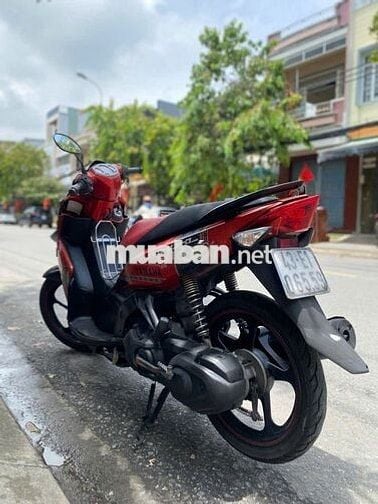 Xe máy Yamaha Nouvo LX màu đỏ đen