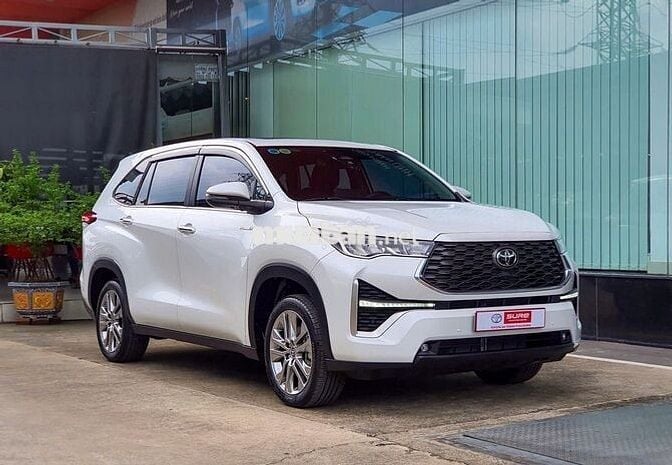 Innova Cross HEV 2024 - 5702 km -980 THƯƠNG LƯỢNG