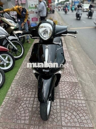 Xe máy Yamaha Janus đen, động cơ Blue Core