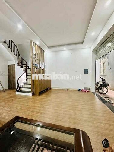 Nhà đẹp Hoàng Mai giá ĐẦU TƯ, NGÕ THÔNG, 43m². Giá thương lượng: 9 Tỷ