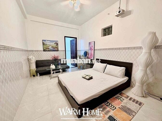 Căn hộ full nội thất 1PN tách bếp rộng 35m2 có trang bị máy chiếu