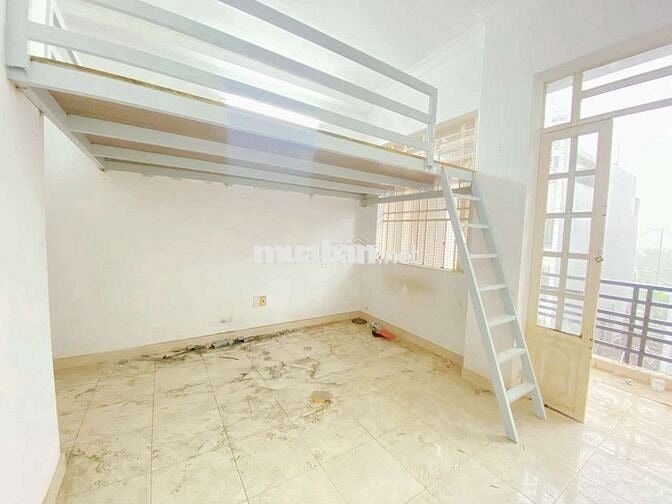 Phòng mới cửa sổ bancol thoáng gần IUH cs2