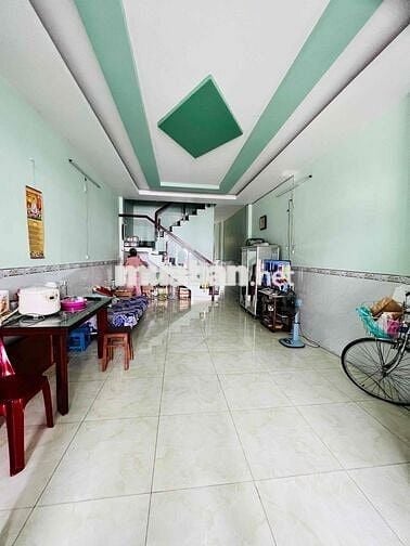 Nhà Sạch Sẻ DT 150m2 1Trệt 2Lầu 4Pn 3Wc Sân Đậu Ôtô Hẻm Xe Tải