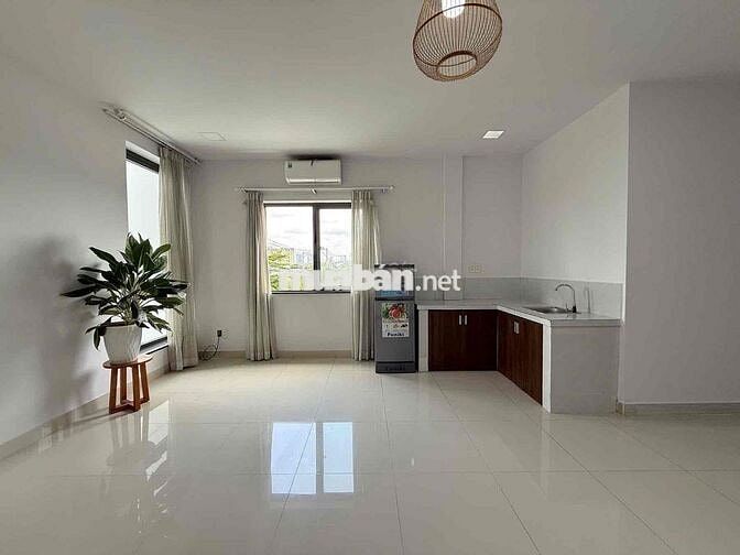 STUDIO CỬA SỔ TRỜI TRỐNG LẠI - NGAY VĂN LANG CS3