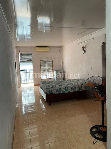 Cho nữ thuê phòng nguyên lầu 3, lối đi riêng (cách đường chính 30m)