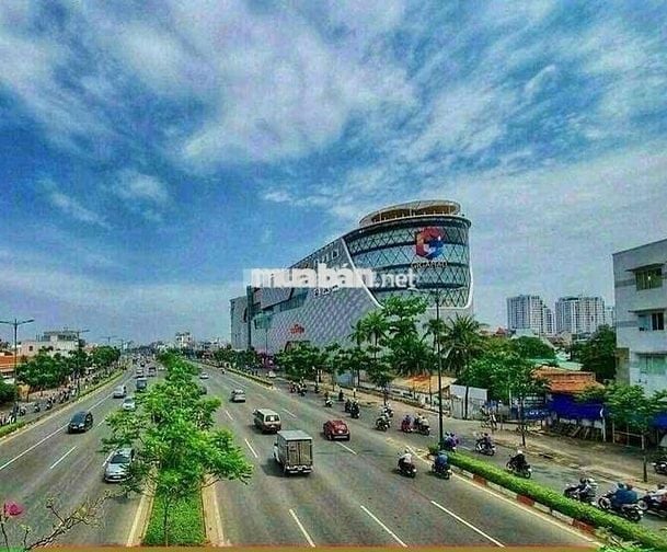 cho thuê nhà nguyên căn, gần trường ĐH Luật gần chợ gần TT thương mại