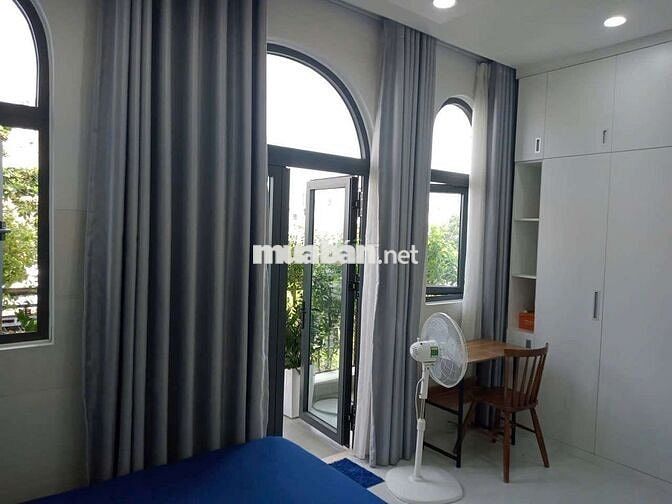 Phòng Cao Cấp có Ban công Hoàng Diệu 2 ngay ĐH Ngân Hàng, SPKT TP.HCM