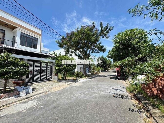 Bán đất khu Bá Tùng- Ngũ Hành Sơn 3Tỷ750 sạch đẹp