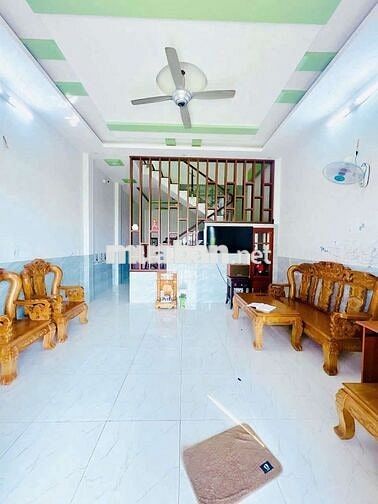 Cho thuê nhà nguyên căn trệt lầu 3 phòng ngủ tại dĩ An
