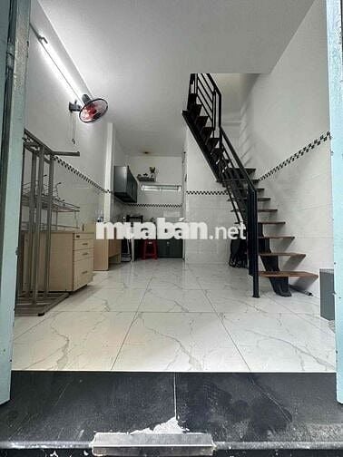 căn nhà 2 lầu sát mặt tiền mà giá tí ti