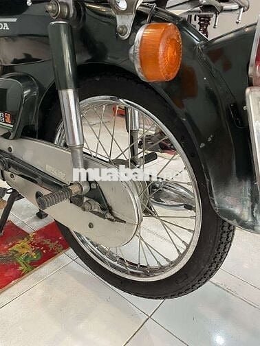 Xe máy Honda Cub 86 50cc màu xanh vỏ