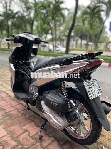 Xe máy Honda Air Blade 125 màu bạc đen