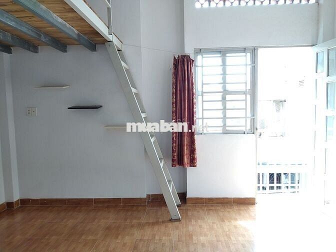 Cho thuê phòng trọ mới đẹp có ban công ở Quận Tân Bình.